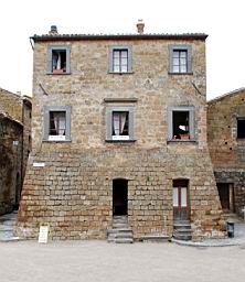 civita_di_bagnoregio_3267.JPG