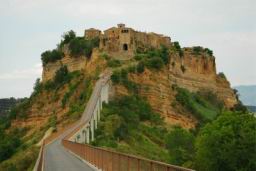 civita_di_bagnoregio_la_citta_che_muore.JPG