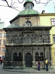 Płaskorzeźba zdobiąca kaplicę Boimów