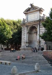 Piazza Trilussa fountaing