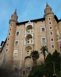 catedrale_urbino_castello.jpg