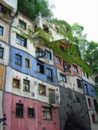 Hundertwasserhaus, Friedensreich Hundertwasser